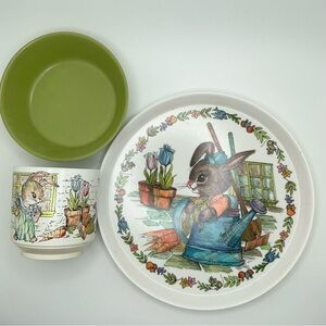 Vintage Oneida Deluxe Bunny Child’s Dish Set Plate Bowl Mug Melamine | + Freebie